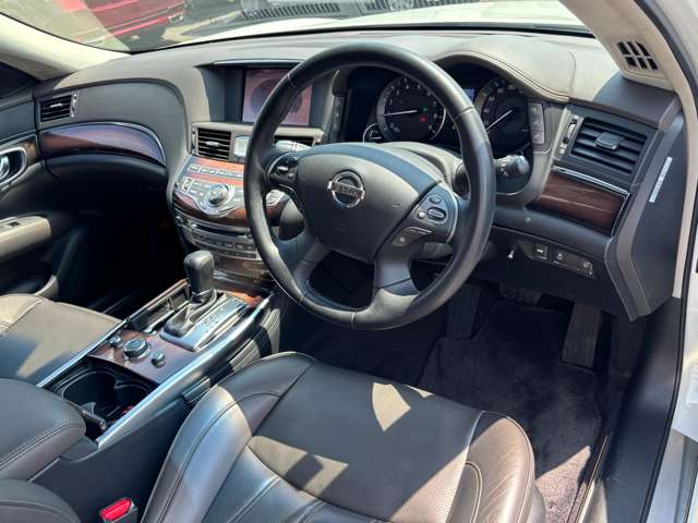 日産 フーガ　ハイブリッド ３．５ ＶＩＰ H25年 (中国) 99