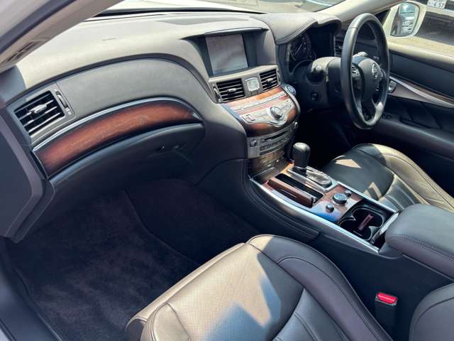 日産 フーガ　ハイブリッド ３．５ ＶＩＰ H25年 (中国) 99