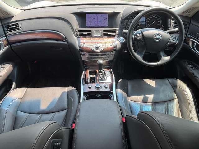 日産 フーガ　ハイブリッド ３．５ ＶＩＰ H25年 (中国) 99