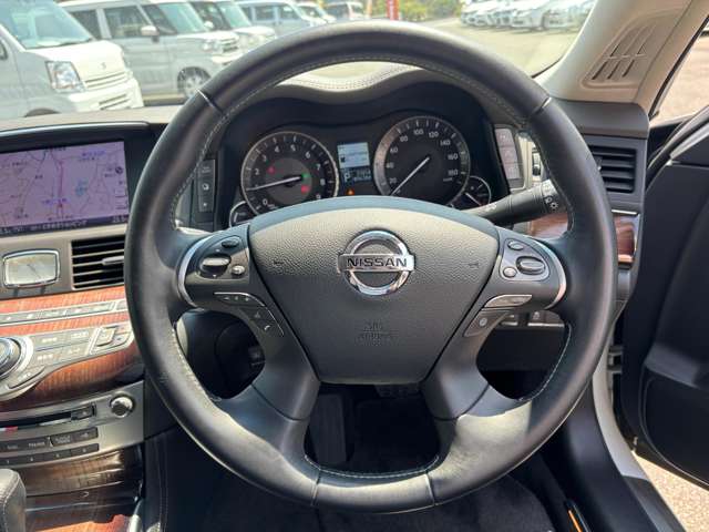 日産 フーガ　ハイブリッド ３．５ ＶＩＰ H25年 (中国) 99