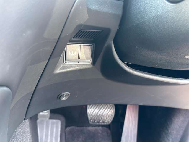 日産 フーガ　ハイブリッド ３．５ ＶＩＰ H25年 (中国) 99