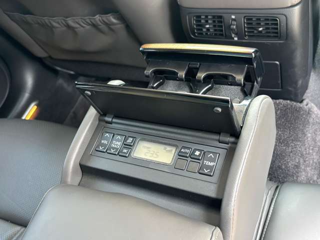 日産 フーガ　ハイブリッド ３．５ ＶＩＰ H25年 (中国) 99