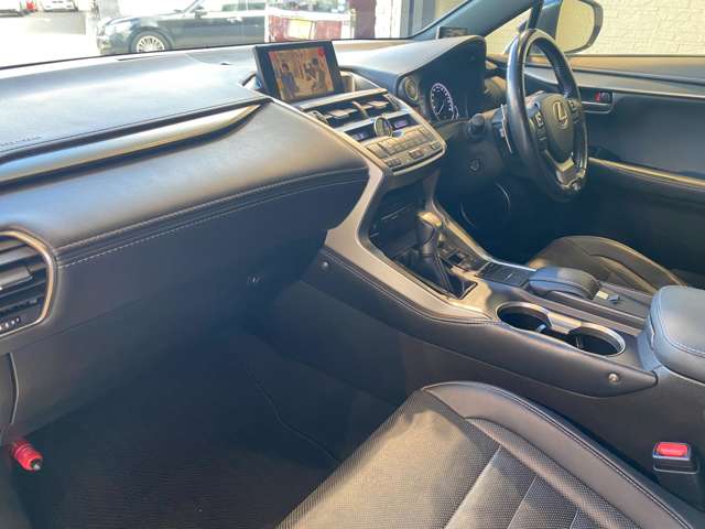 レクサス ＮＸ２００ｔ ２００Ｔ Ｆスポーツ ４ＷＤ H27年 (九州・沖縄) 99