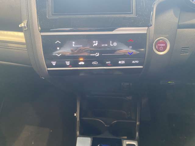 ホンダ フィット　ハイブリッド １．５ ハイブリッド Ｆパッケージ H26年 (九州・沖縄) 99