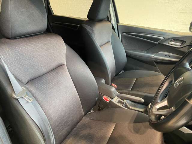 ホンダ フィット　ハイブリッド １．５ ハイブリッド Ｆパッケージ H26年 (九州・沖縄) 99