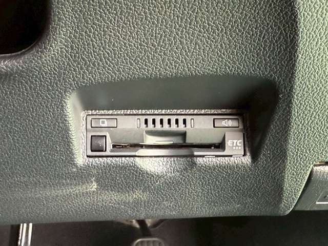 トヨタ プリウス １．８ Ｓ R4年 (九州・沖縄) 99