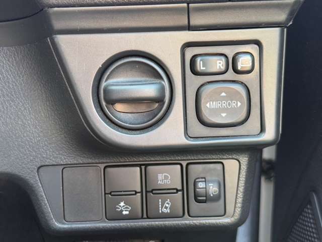 トヨタ カローラフィールダー １．５Ｘ H28年 (九州・沖縄) 99