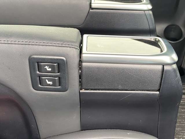 トヨタ アルファード ２．５ Ｓ Ｃパッケージ ４ＷＤ R2年 (九州・沖縄) 99