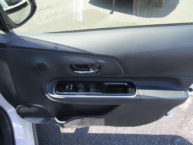 トヨタ アクア １．５ クロスオーバー H30年 (関東) 99