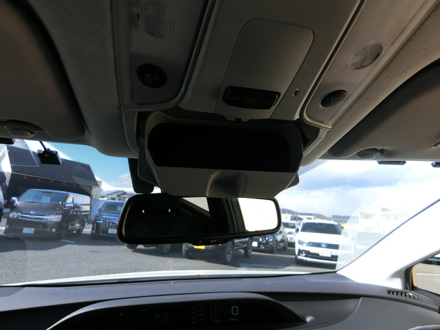 トヨタ プリウス １．８ Ｓ セーフティ プラス ツートーン H30年 (中国) 99