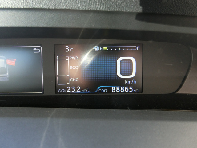 トヨタ プリウス １．８ Ｓ セーフティ プラス ツートーン H30年 (中国) 99