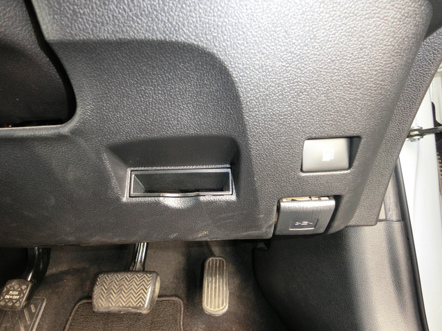 トヨタ プリウス １．８ Ｓ セーフティ プラス ツートーン H30年 (中国) 99