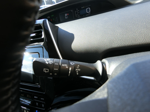 トヨタ プリウス １．８ Ｓ セーフティ プラス ツートーン H30年 (中国) 99