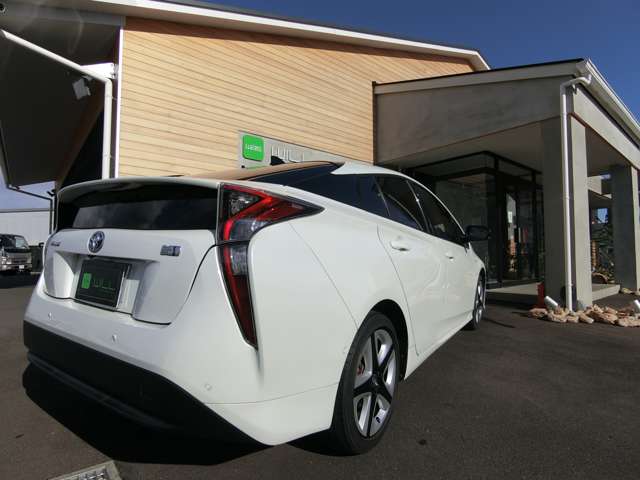 トヨタ プリウス １．８ Ｓ セーフティ プラス ツートーン H30年 (中国) 99