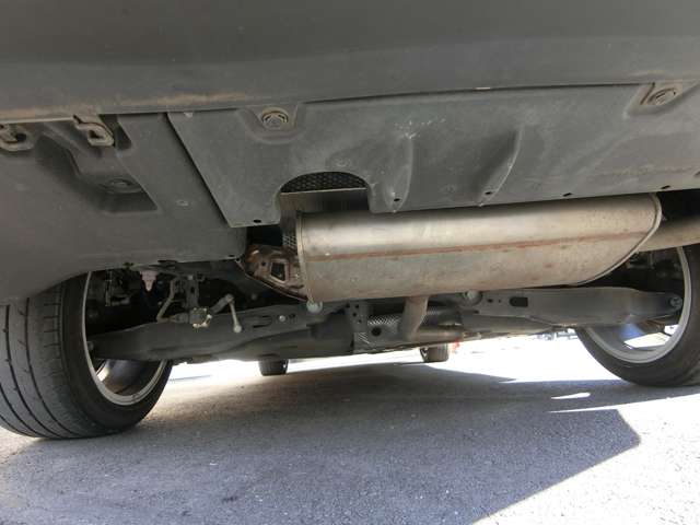 トヨタ プリウス １．８ Ｓ セーフティ プラス ツートーン H30年 (中国) 99