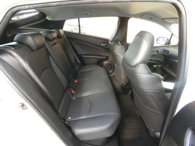 トヨタ プリウス １．８ Ａ ツーリングセレクション H28年 (中国) 99