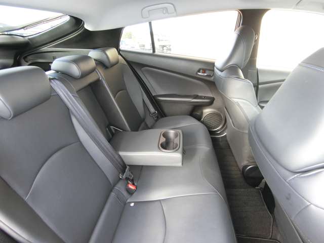 トヨタ プリウス １．８ Ａ ツーリングセレクション H28年 (中国) 99