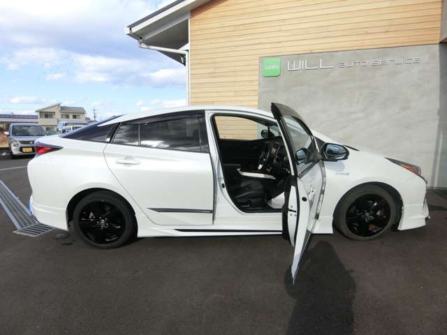 トヨタ プリウス １．８ Ａ ツーリングセレクション H28年 (中国) 99