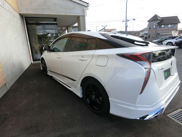 トヨタ プリウス １．８ Ａ ツーリングセレクション H28年 (中国) 99