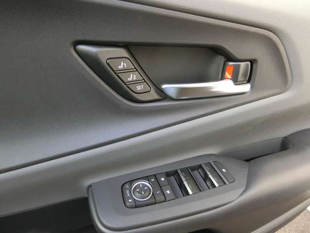 トヨタ プリウス ２．０ Ｚ R5年 (中国) 99