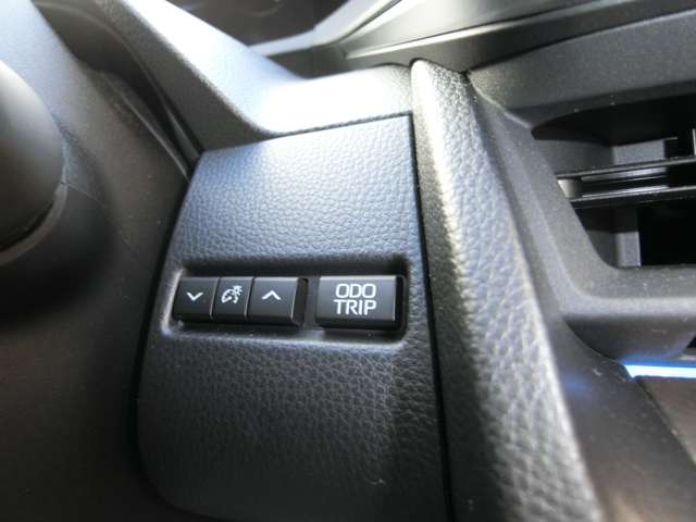 トヨタ プリウス ２．０ Ｚ R5年 (中国) 99