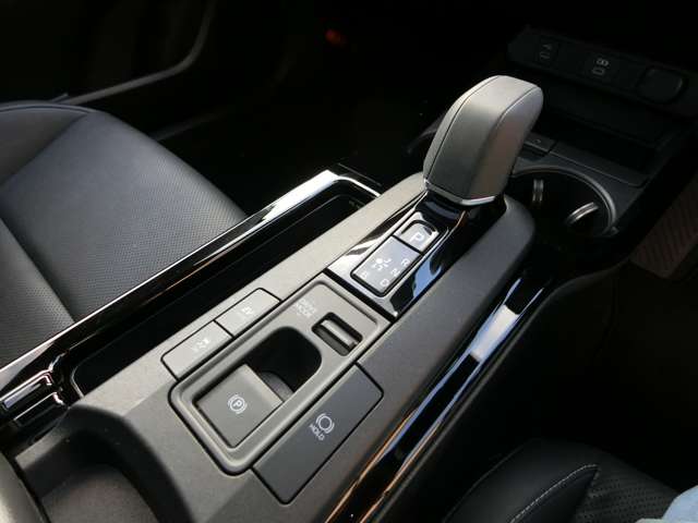 トヨタ プリウス ２．０ Ｚ R5年 (中国) 99