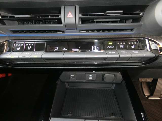 トヨタ プリウス ２．０ Ｚ R5年 (中国) 99