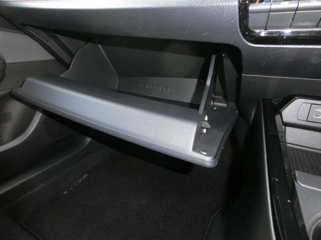 トヨタ プリウス ２．０ Ｚ R5年 (中国) 99