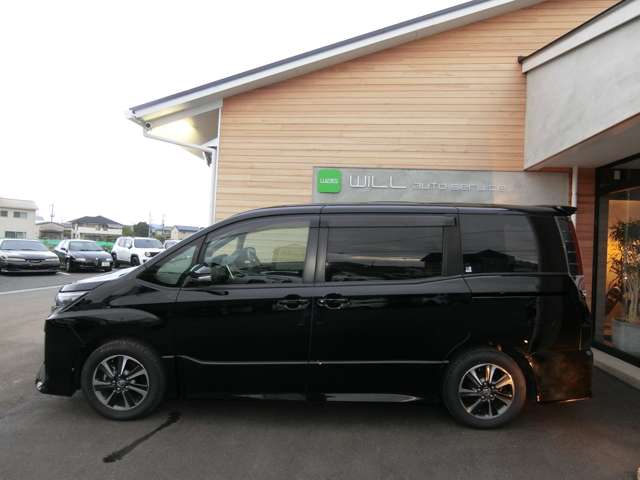 トヨタ ノア ２．０ ＳＩ H29年 (中国) 99