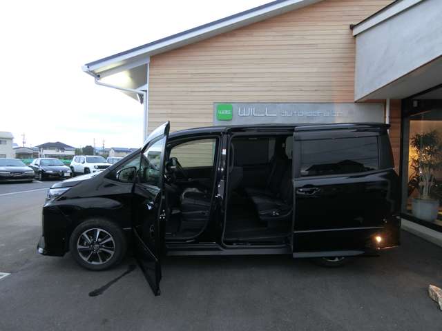 トヨタ ノア ２．０ ＳＩ H29年 (中国) 99