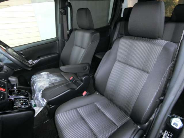 トヨタ ノア ２．０ ＳＩ H29年 (中国) 99