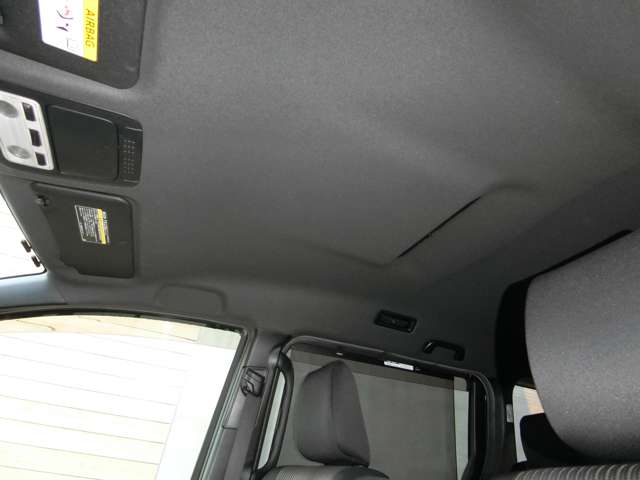 トヨタ ノア ２．０ ＳＩ H29年 (中国) 99