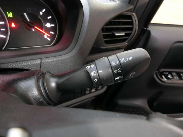 トヨタ ノア ２．０ ＳＩ H29年 (中国) 99