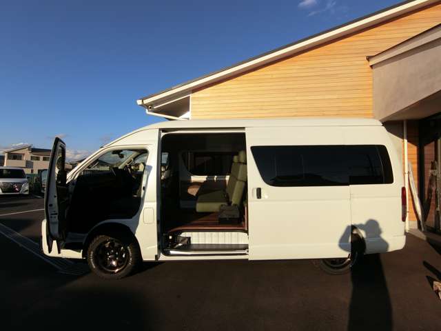 トヨタ ハイエースバン ２．８ ＤＸ ワイド スーパーロング ハイルーフ ディーゼルターボ ４ＷＤ R5年 (中国) 99