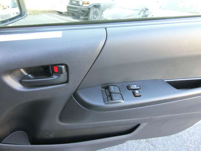 トヨタ ハイエースバン ２．８ ＤＸ ワイド スーパーロング ハイルーフ ディーゼルターボ ４ＷＤ R5年 (中国) 99