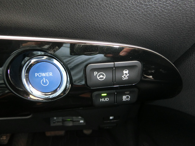 トヨタ プリウス １．８ Ａ H28年 (中国) 99