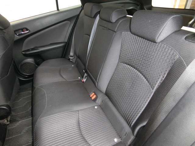 トヨタ プリウス １．８ Ａ H28年 (中国) 99