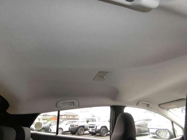 トヨタ プリウス １．８ Ａ H28年 (中国) 99