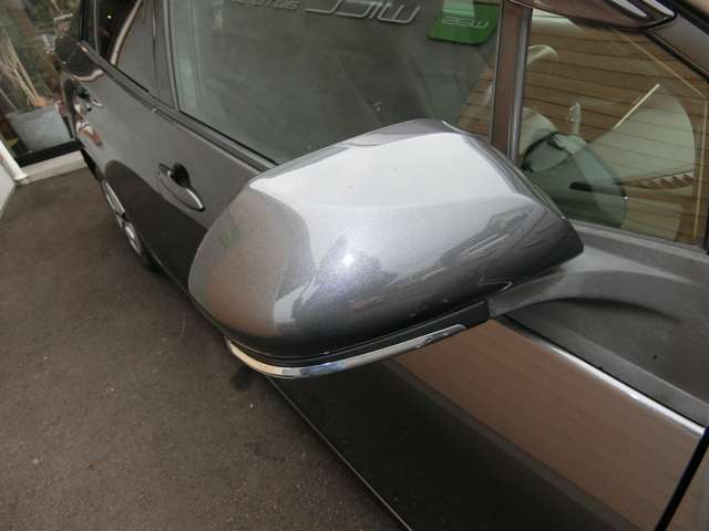 トヨタ プリウス １．８ Ａ H28年 (中国) 99