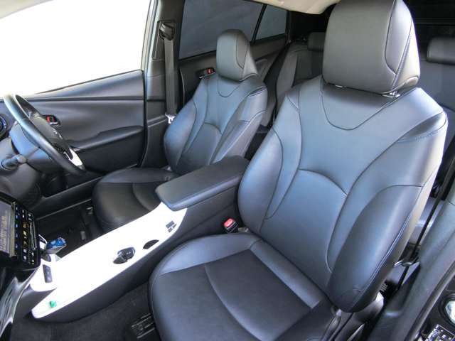 トヨタ プリウス １．８ Ａ ツーリングセレクション H28年 (中国) 99