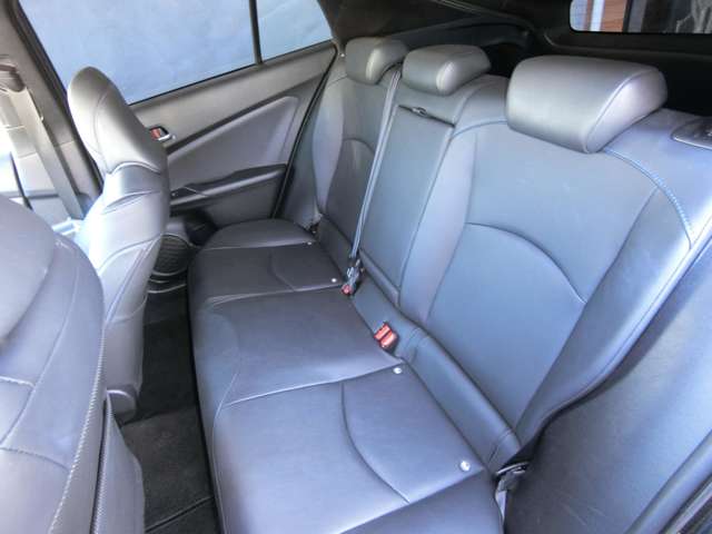 トヨタ プリウス １．８ Ａ ツーリングセレクション H28年 (中国) 99