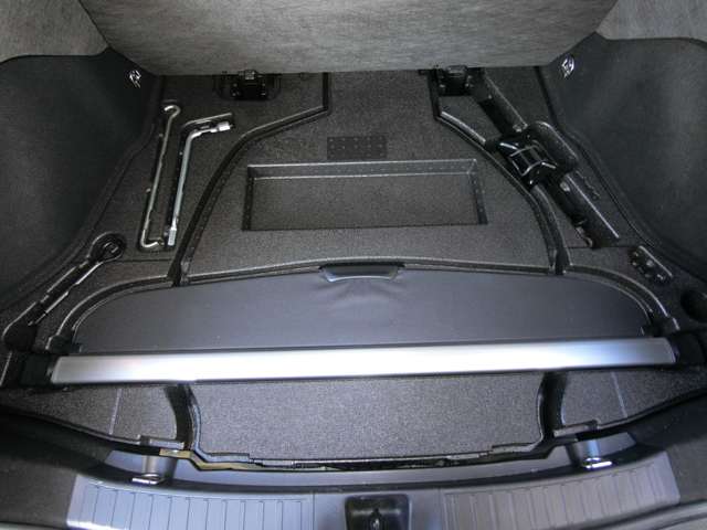 トヨタ プリウス １．８ Ａ ツーリングセレクション H28年 (中国) 99