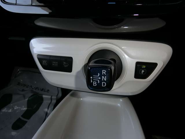 トヨタ プリウス １．８ Ａ ツーリングセレクション H28年 (中国) 99