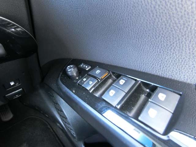 トヨタ プリウス １．８ Ａ ツーリングセレクション H28年 (中国) 99