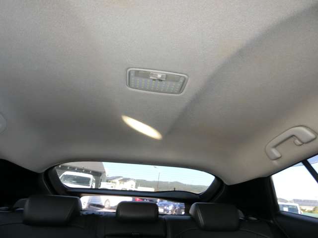 トヨタ プリウス １．８ Ａ ツーリングセレクション H28年 (中国) 99