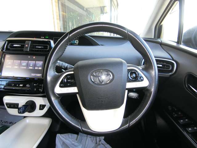 トヨタ プリウス １．８ Ａ ツーリングセレクション H28年 (中国) 99