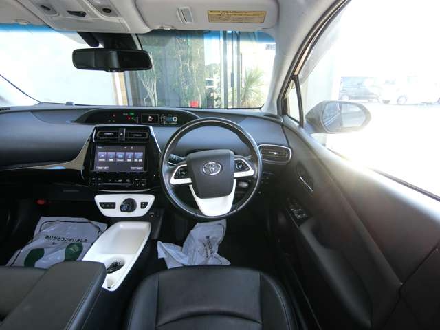 トヨタ プリウス １．８ Ａ ツーリングセレクション H28年 (中国) 99