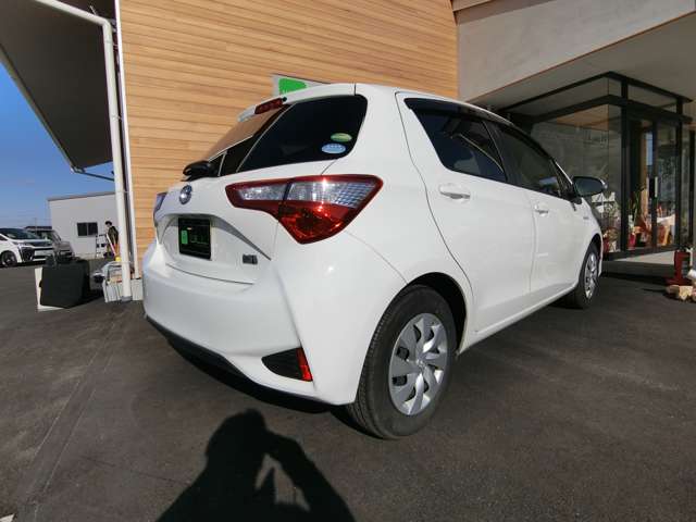 トヨタ ヴィッツ　ハイブリッド １．５ ハイブリッド Ｆ R1年 (中国) 99