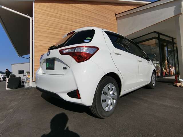 トヨタ ヴィッツ　ハイブリッド １．５ ハイブリッド Ｆ R1年 (中国) 99