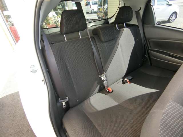 トヨタ ヴィッツ　ハイブリッド １．５ ハイブリッド Ｆ R1年 (中国) 99